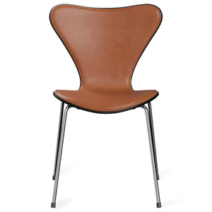 Fritz Hansen Sjuan 3107, framsidesklädd Wild Walnut
