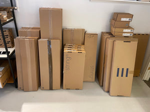 Stringhyllor, blandade storlekar och färger