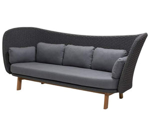 Köp Peacock Wing soffa från Cane-Line hos oss på Inredningsgalleriet i Helsingborg. Vi säljer möbler och inredning utöver det vanliga sedan drygt 30 år.
