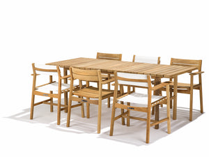 Köp Djurö dining armchair från Skargaarden hos oss på Inredningsgalleriet i Helsingborg. Vi säljer möbler och inredning utöver det vanliga sedan drygt 30 år.