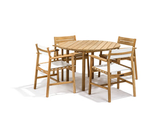 Köp Djurö dining armchair från Skargaarden hos oss på Inredningsgalleriet i Helsingborg. Vi säljer möbler och inredning utöver det vanliga sedan drygt 30 år.
