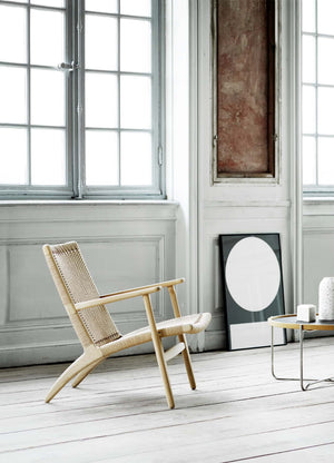 Köp CH25 Fåtölj från Carl Hansen hos oss på Inredningsgalleriet i Helsingborg. Vi säljer möbler och inredning utöver det vanliga sedan drygt 30 år.